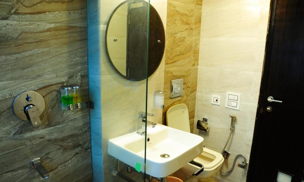 Hotel Jullundur 18 Чандігарх Екстер'єр фото